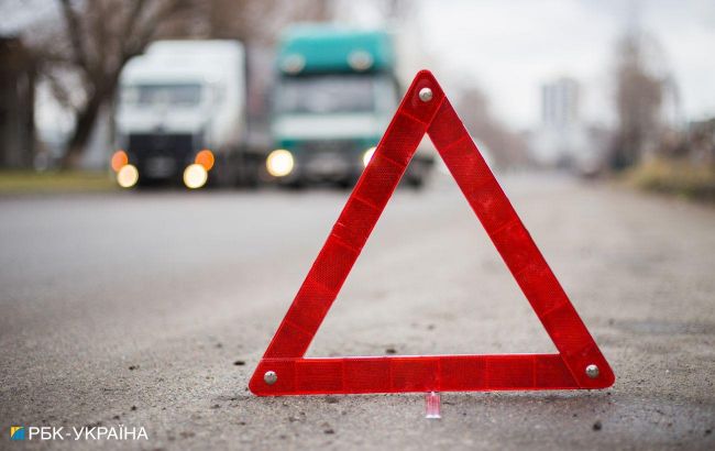 В Черниговской области авто попало под поезд. Погибла семья