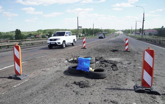 З'явилося відео пошкоджених Чонгарських мостів на межі з Кримом після "прильоту"