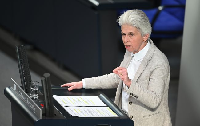 У Бундестазі критикують Шольца через відмову передати Україні далекобійні ракети