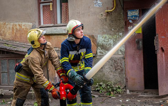 Удар по Прикарпаттю та уламки ракет у Києві: що відомо про наслідки атаки