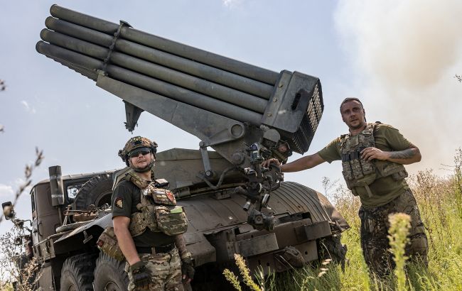 ЗСУ закріплюються південніше Бахмута та відбивають атаки ворога на сході