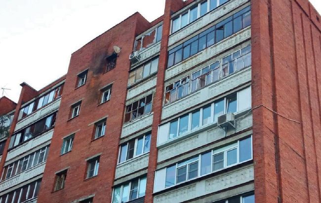 Ночные взрывы в Курске. Россияне утверждают, что дрон попал в многоэтажку