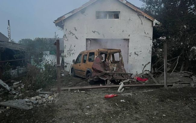 В Киевской области из-за ночной атаки повреждены больница и дома, есть пострадавший