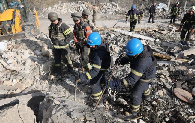 Удар по селу Гроза: последствия российского террора показали с воздуха