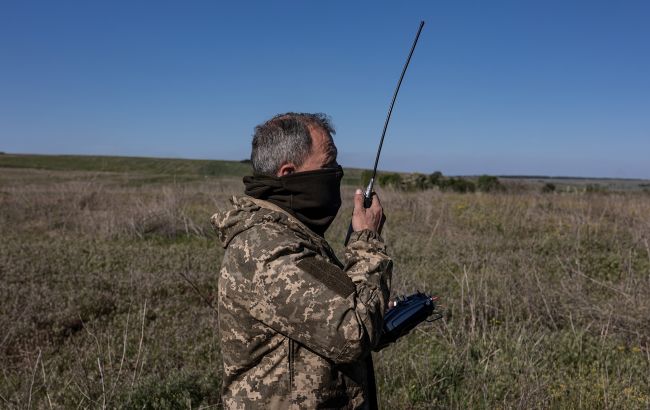 Прикордонники дронами деактивували техніку РФ на Бахмутському напрямку (відео)