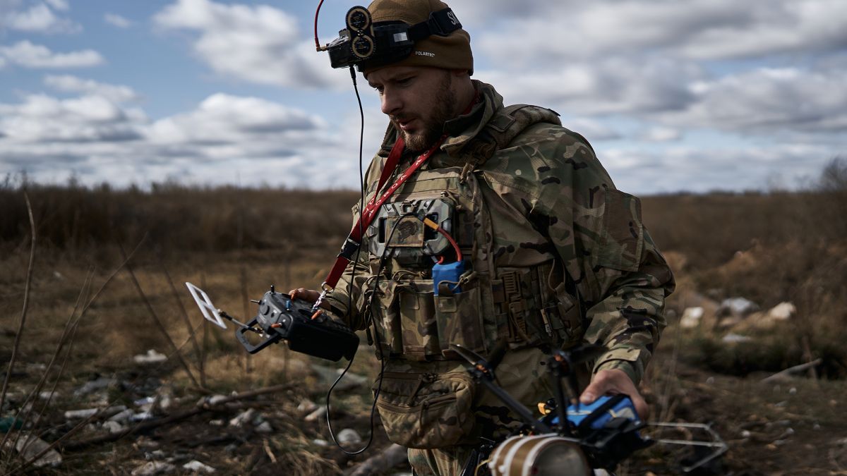 Потери РФ в войне - СБУ показала, как FPV-дроны уничтожают вражескую  технику | РБК Украина