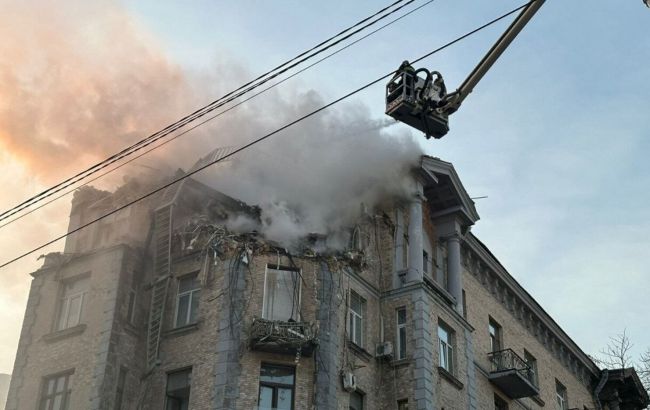 Атака дронів на Київ: з'явились фото наслідків