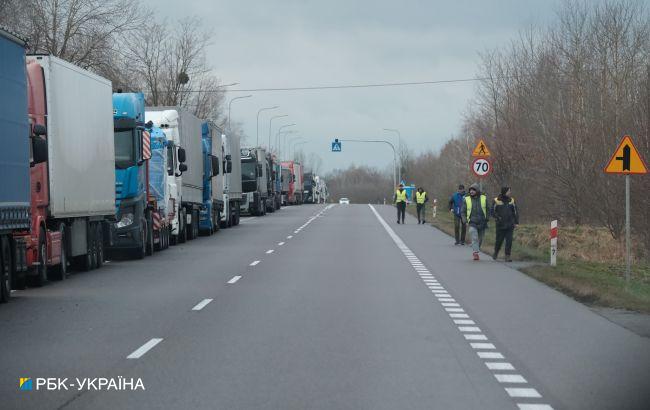 На границе Украины и Словакии завтра заблокируют один из пунктов пропуска