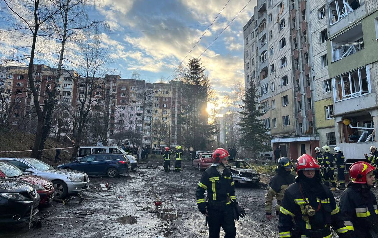 Обстрел Украины 29 декабря - в Киеве, Львове и Одессе горят дома | РБК  Украина