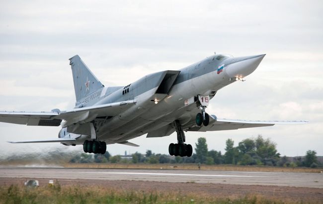Украина впервые уничтожила самолет Ту-22М3 и ракеты Х-22: что о них известно