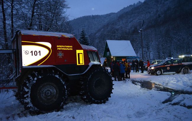 Наслідки стихії. У Львівській області снігопади залишили без світла понад 200 населених пунктів