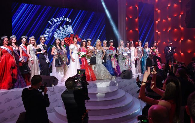 Корона Mrs. Ukraine International 2020 нашла свою королеву: как прошел конкурс успешных красавиц