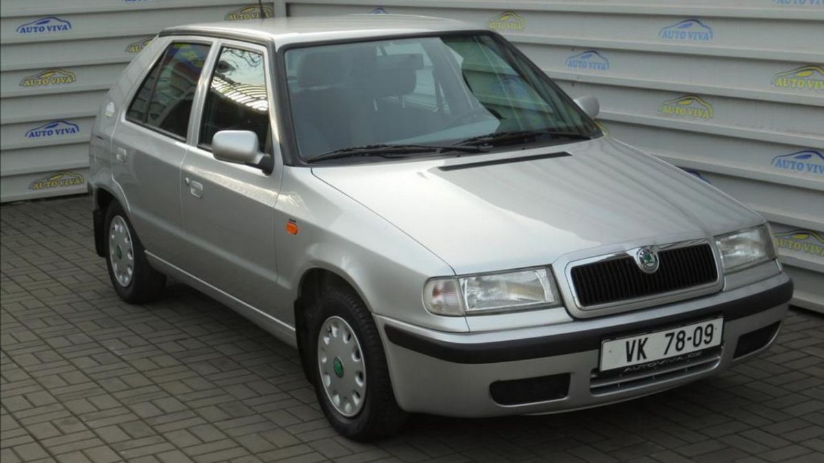 Старая Skoda Felicia 2000 года выпуска выставлена на продажу за 47 тысяч  долларов | РБК-Україна