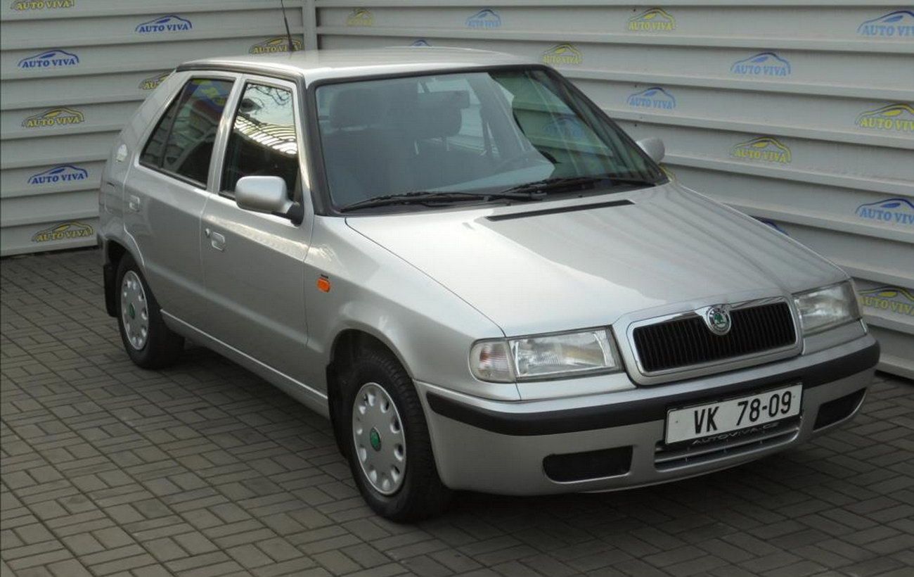 Старая Skoda Felicia 2000 года выпуска выставлена на продажу за 47 тысяч  долларов | РБК-Україна