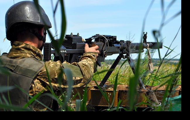 За добу на Донбасі бойовики 31 раз порушили режим перемир'я, поранені троє військових, - штаб АТО