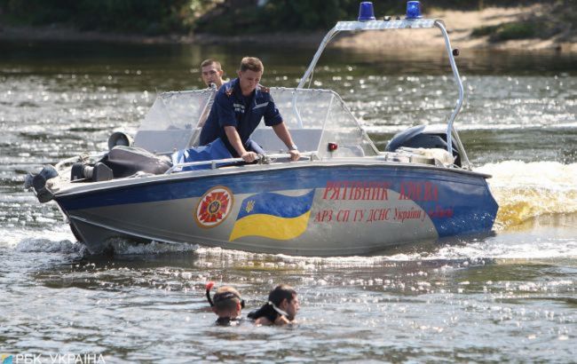 Знайдено тіло зниклої на Київському водосховищі дитини після двох днів пошуку, ще шукають тата