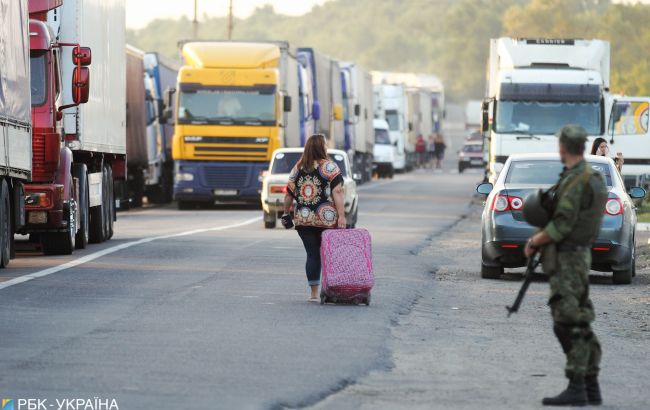 За два дня из Польши в Украину пешком пришли почти 3 тыс. человек