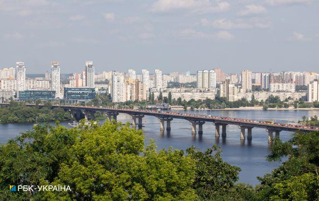У Києві на мосту Патона локалізували прорив труби
