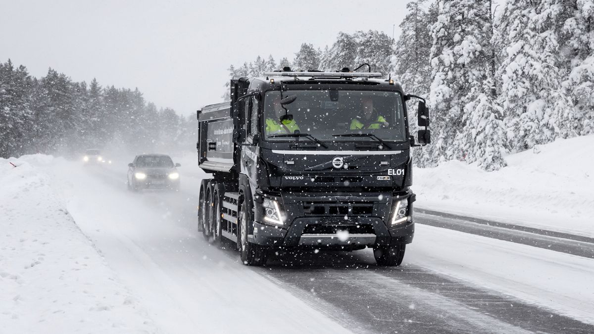 Компания Volvo начала испытания электрических грузовиков в Заполярье |  РБК-Україна