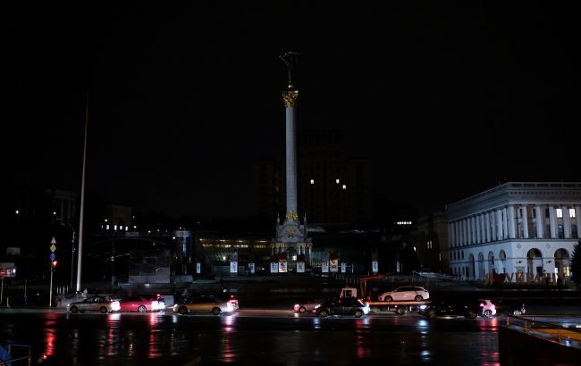 Киев погрузился в темноту. Захватывающие фото из центра, таким вы город еще не видели