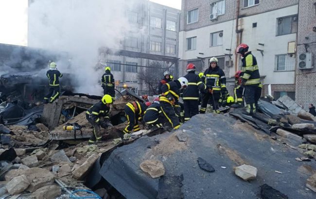 Вибух у Дарницькому районі Києва: троє загиблих, під завалами ще одна людина