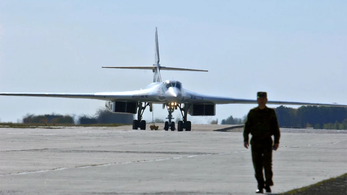 Морозовск, Ейск и Энгельс 5 апреля атаковали дроны - что известно, какие  там аэродромы | РБК Украина