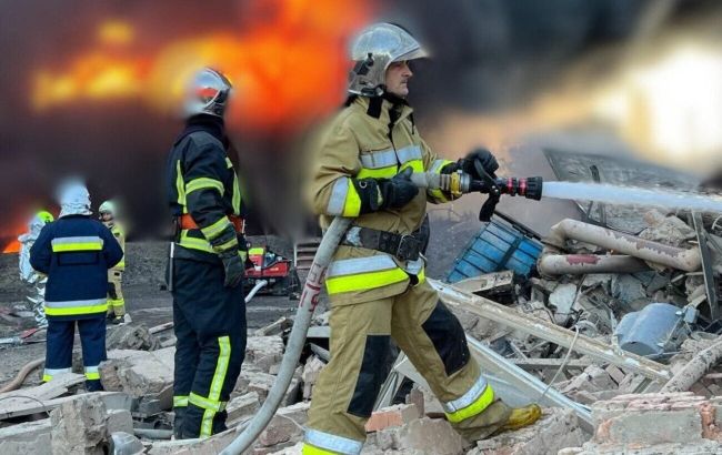 Из-за обстрела РФ в Киевской области вспыхнул пожар на предприятии