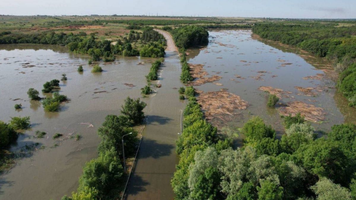 Подрыв Каховской ГЭС - В Голой Пристани затоплено около 200 домов | РБК  Украина