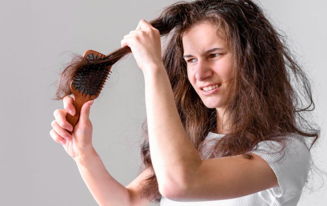 8 абсолютно нормальных причин, почему может выпадать много волос