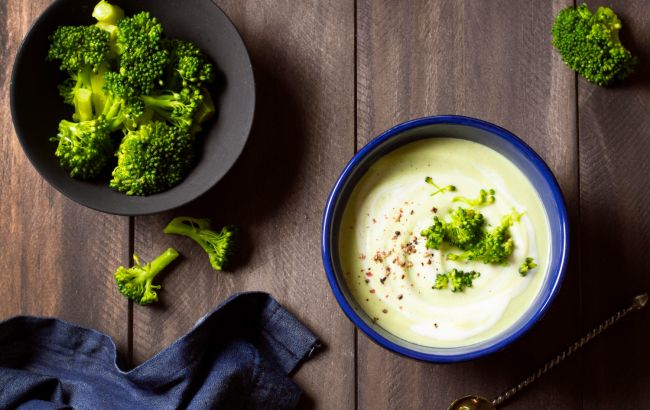 Сирний крем-суп з броколі та сиром: рецепт ситної та вишуканої страви на обід чи вечерю