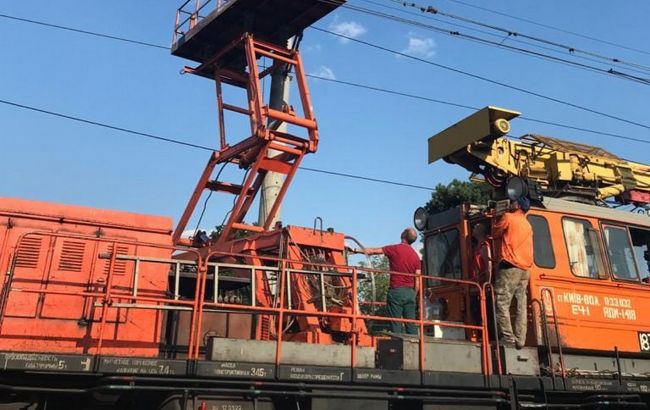 Аварія поїзда під Києвом: наслідки усунені, але затримки ще можливі