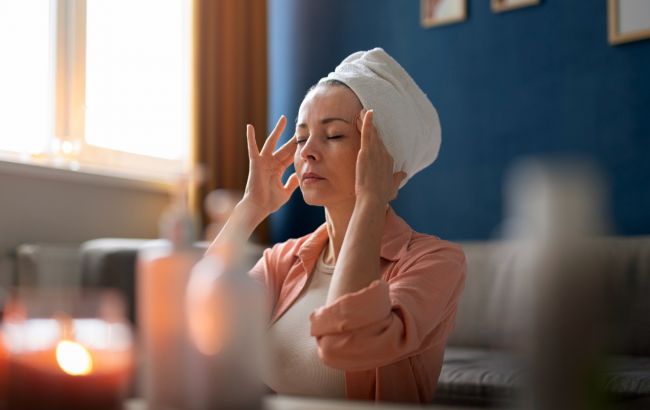 6 помилок під час вмивання обличчя, через які шкіра швидко старіє