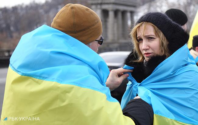 Польська компанія прокоментувала скандал з синьо-жовтою уніформою для українців