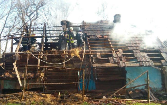 У Закарпатті на пожежі житлового будинку загинуло 2 людини