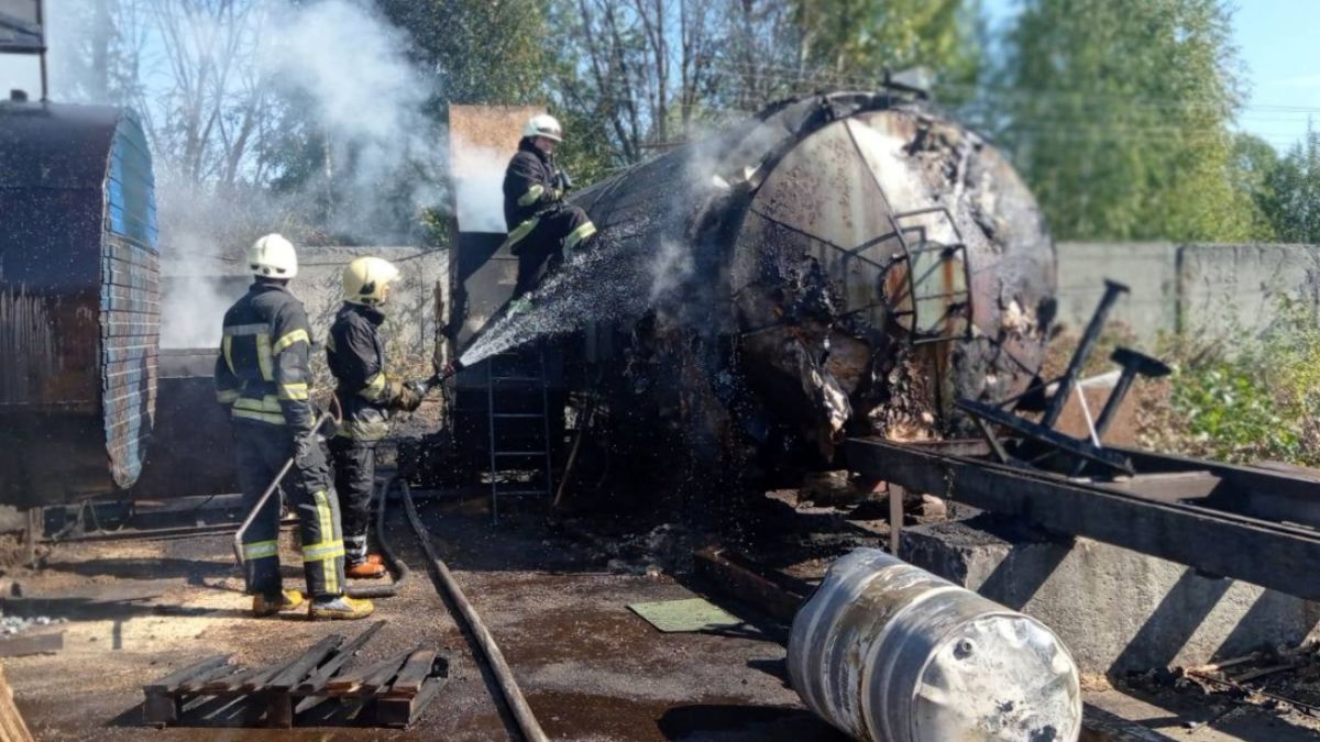 Пожар в Житомире на предприятии произошел из-за взрыва бочки 16 сентября |  РБК-Україна