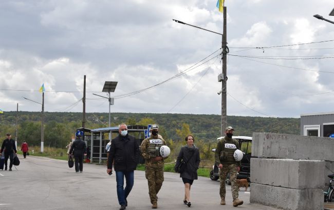 Генеральний консул Німеччини в Донецьку відвідала зону ООС