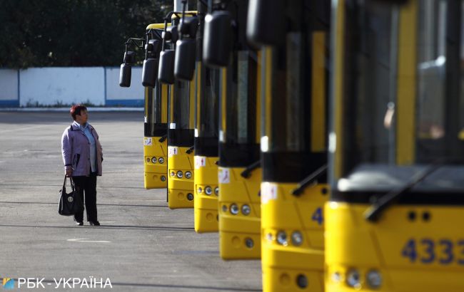 У Києві вже з жовтня можуть запустити оплату за проїзд банківською карткою