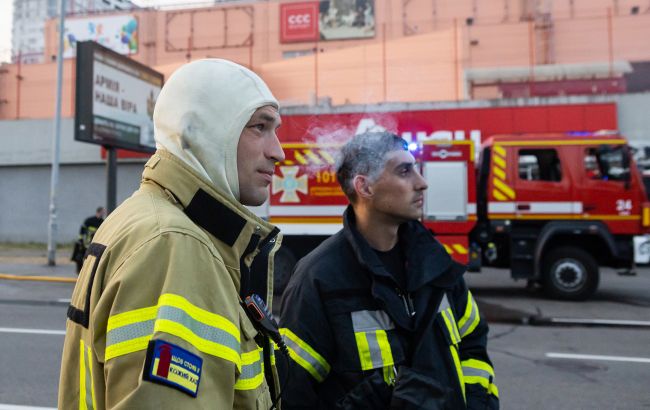 У Черкасах впала російська ракета: спалахнула пожежа