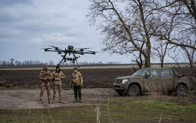 Мінують дороги та знищують ворожу техніку. Оператори "Вампірів" показали роботу на фронті