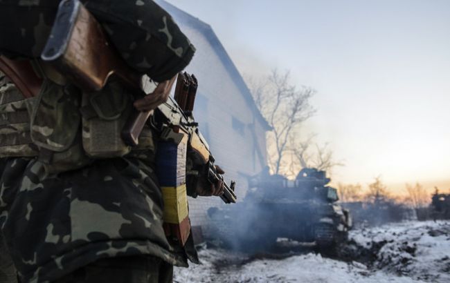 За добу на Донбасі загинув один український військовий, одного поранено