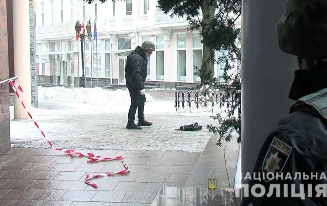 В Виннице мужчина угрожал взорвать взрывчатку в магазине сладостей