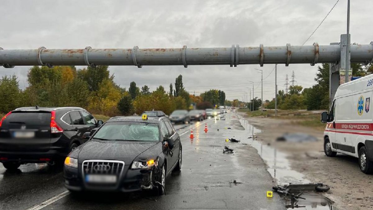 ДТП в Киеве с самокатом и Ауди - полиция рассказала детали аварии, фото |  РБК Украина