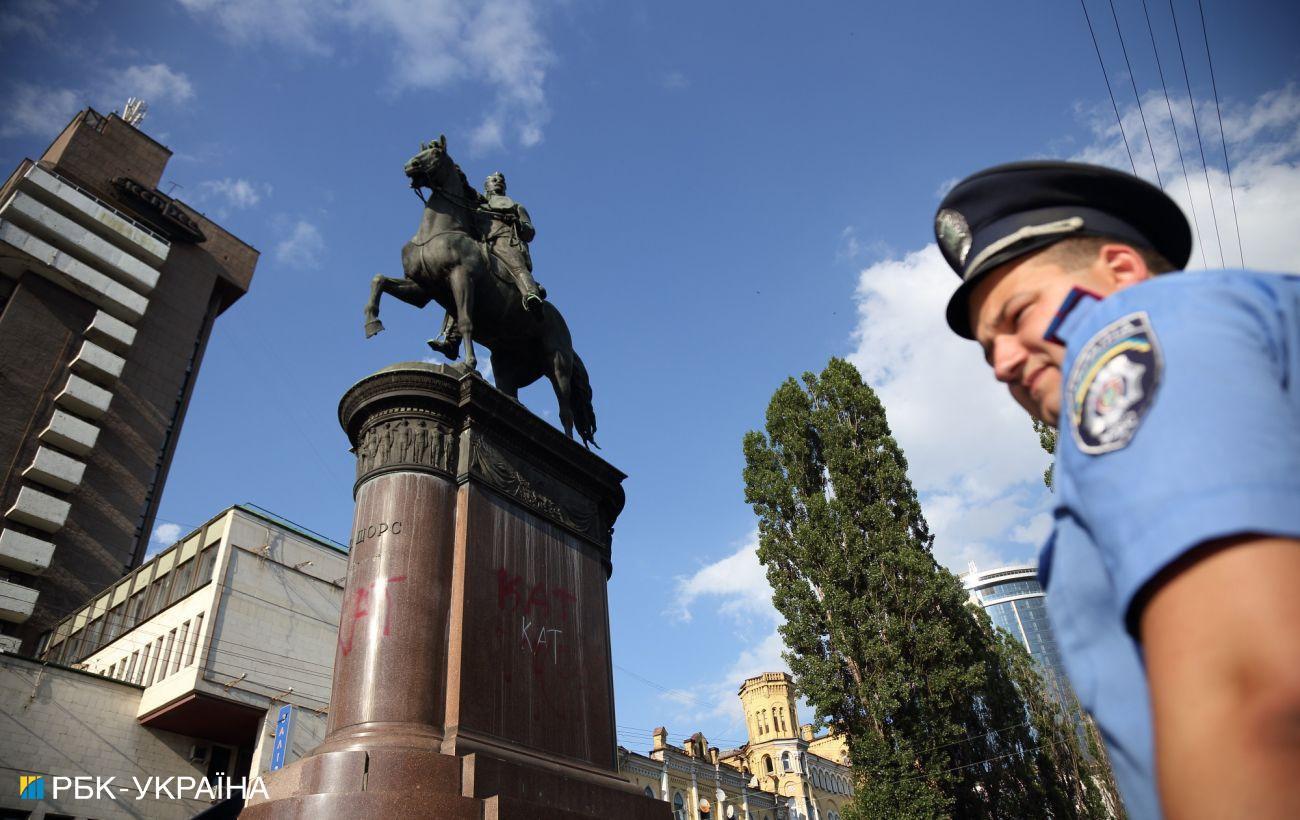 Памятник щорсу в киеве фото