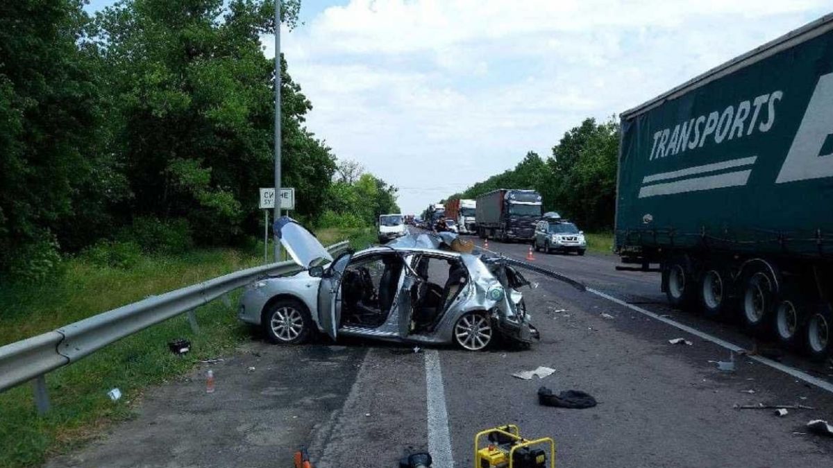 ДТП под Ровно - погибли два иностранца, еще трое - в больнице | РБК-Україна