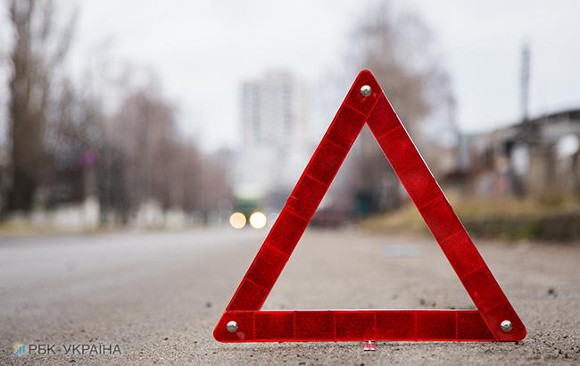 Во Львовской области легковое авто врезалось в микроавтобус, есть погибший