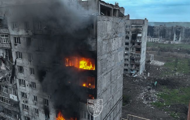 "Как погибает город": в сети показали, что сделали оккупанты с Бахмутом (фото)