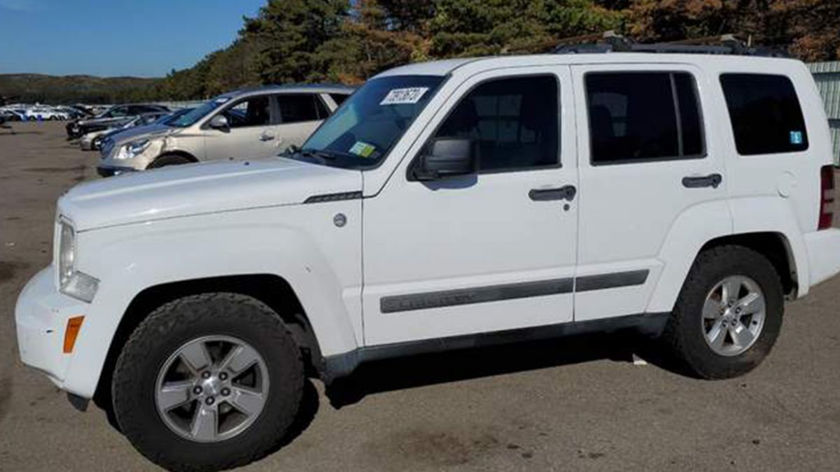 Jeep Liberty 2011 продали за 3 доллара на аукционе - что с ним не так, фото  | РБК Украина