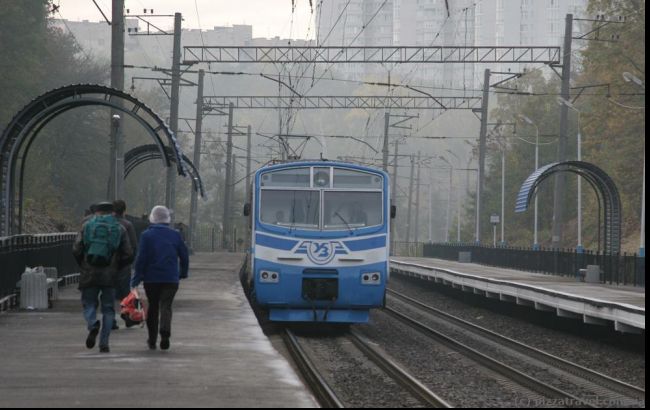 В "Укрзалізниці" розповіли про блокування руху поїздів під Києвом