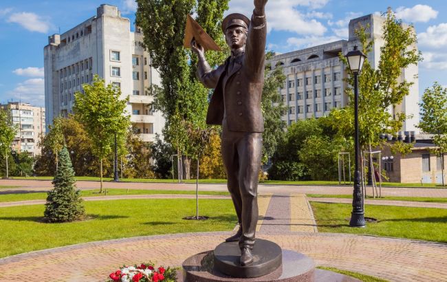 У Києві відкрили новий тематичний сквер. Дивіться, як він виглядає (фото і відео)