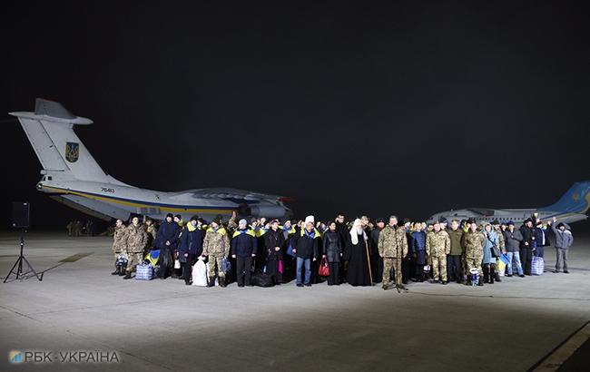 "Ходиш, як в камері": колишній полонений розповів, що ніяк не може звикнути до свободи